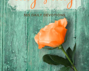 Trusting God Day by Day: 365 Daily Devotions